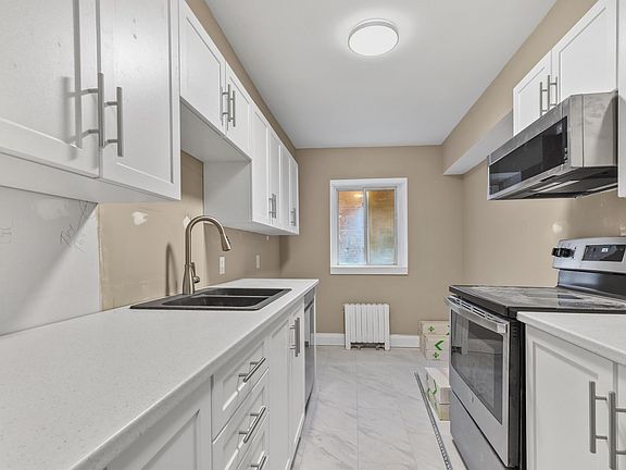 2nd image of 350 Chapel St #2