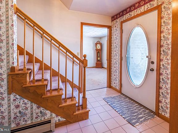 4th image of 106 Jasper Ct