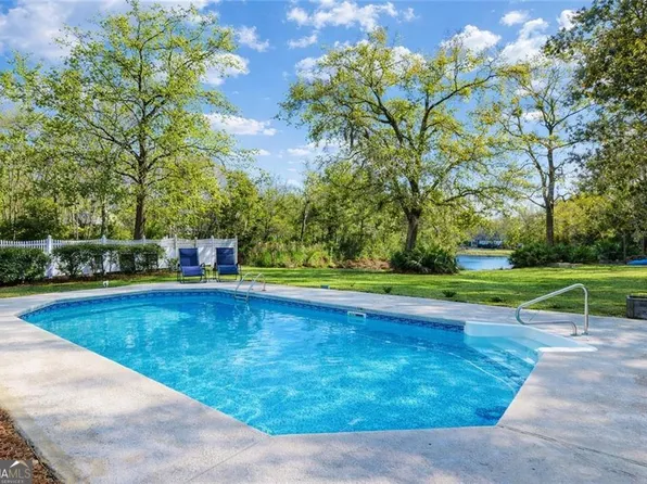 113 Serenoa Dr, Brunswick, GA 31523