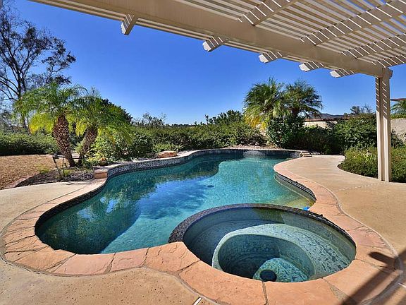 5th image of 1942 Altozano Dr