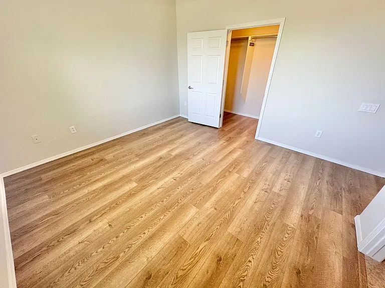 6868 Sky Pointe Dr #1036 — Photo 21