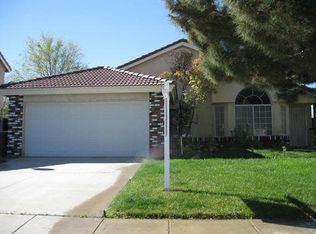 1040 Holloway Ave, Rosamond, CA 93560