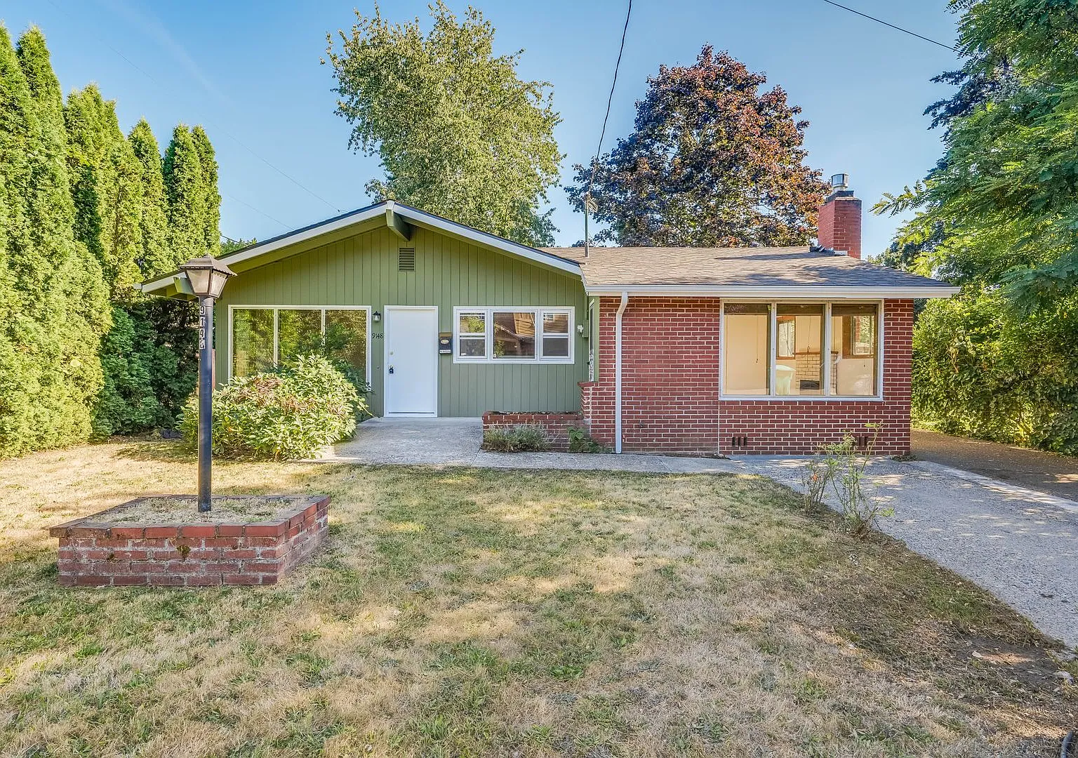 Charming 3 bed, 1.5 bath rental home in SE Portland! — Photo 1