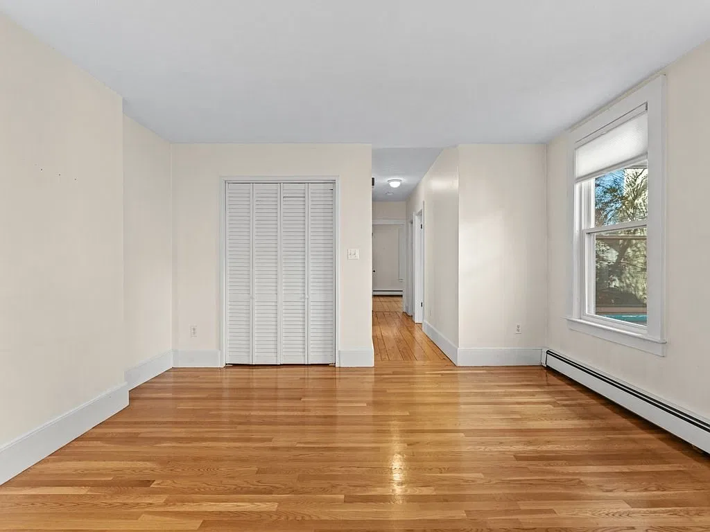 2 bed, 1.0 bath, 954 sqft, $4,000 — Photo 3