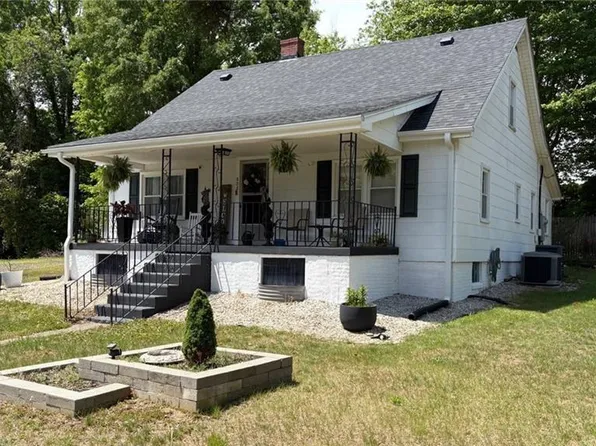 308 Stone St, Stoneville, NC 27048
