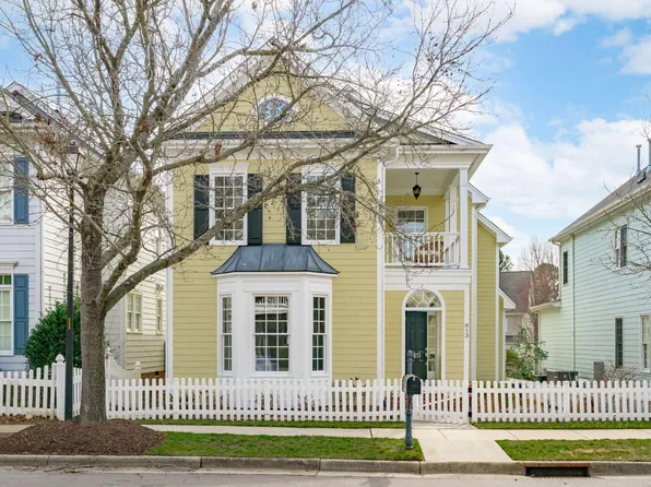 813 Carpenter Town Ln, Cary, NC 27519