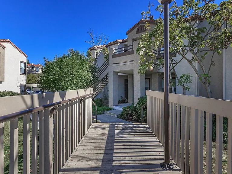 240 Avenida Vis — Photo 21