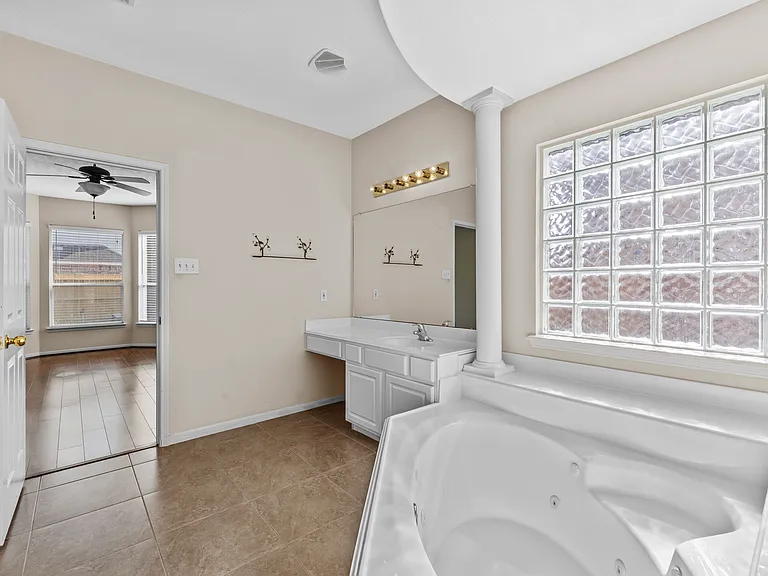 1111 Blue Leaf Dr — Photo 40