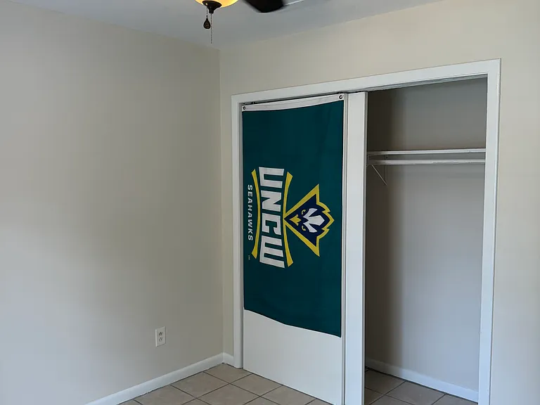 811 Varsity Dr — Photo 3