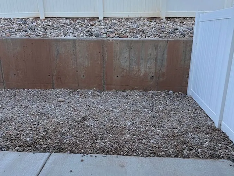 1601 Quartz Dr #D — Photo 3