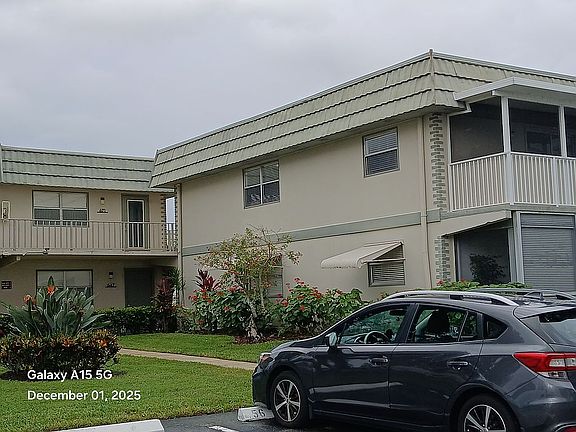 End unit facing the water