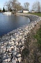 2nd image of 895 Riverside Dr