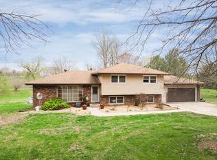 9308 Polaris Dr, Bloomington, IL