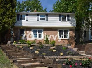 2496 Ashurst Rd, University Heights, OH 44118