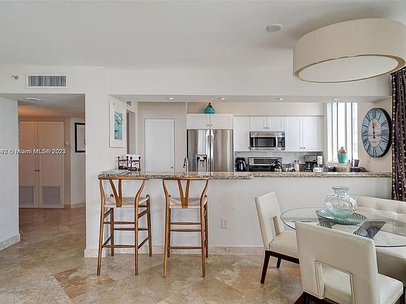5th image of 650 West Ave APT 1902