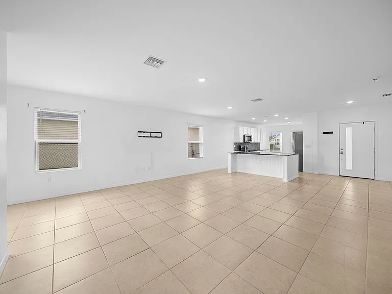 10464 Canal Brook Ln — Photo 4