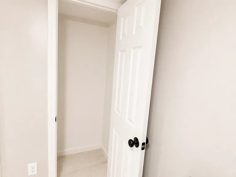 31 Irving St #1 — Photo 15