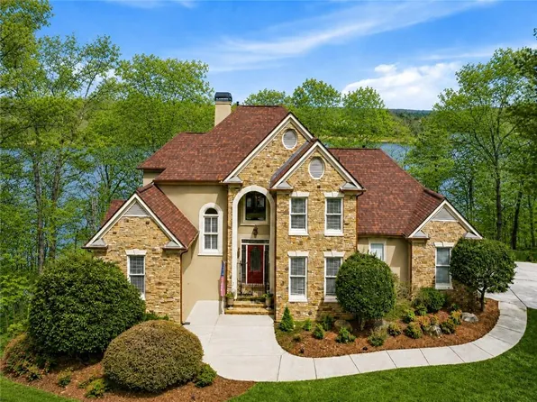2819 Point Overlook, Gainesville, GA 30501