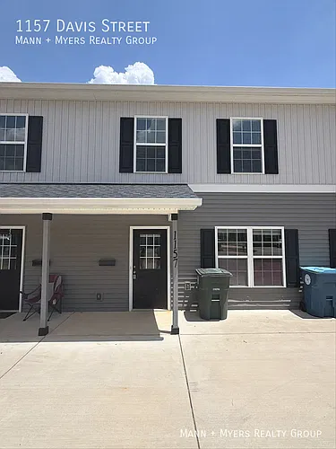1157 Davis St Photo 1
