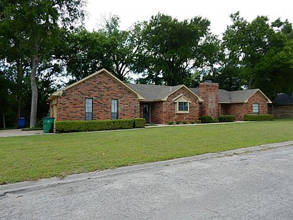 2nd image of 212 Rolling Hills Ln