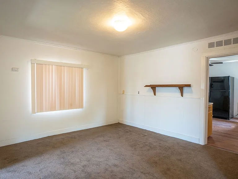 1227 Green Bay St — Photo 4