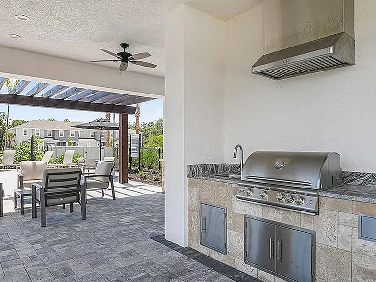 8700 Daybreak St — Photo 25
