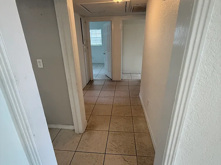 3009 W Beach St — Photo 7