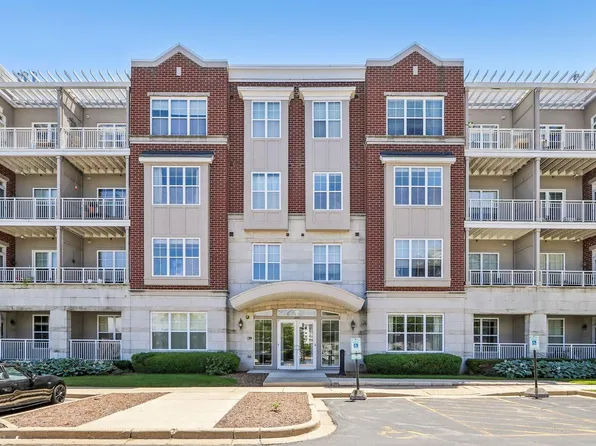 3872 S Lake DRIVE #110, Saint Francis, WI 53235