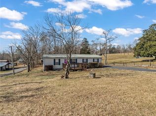 889 N Franklin Rd, Mount Airy, NC 27030