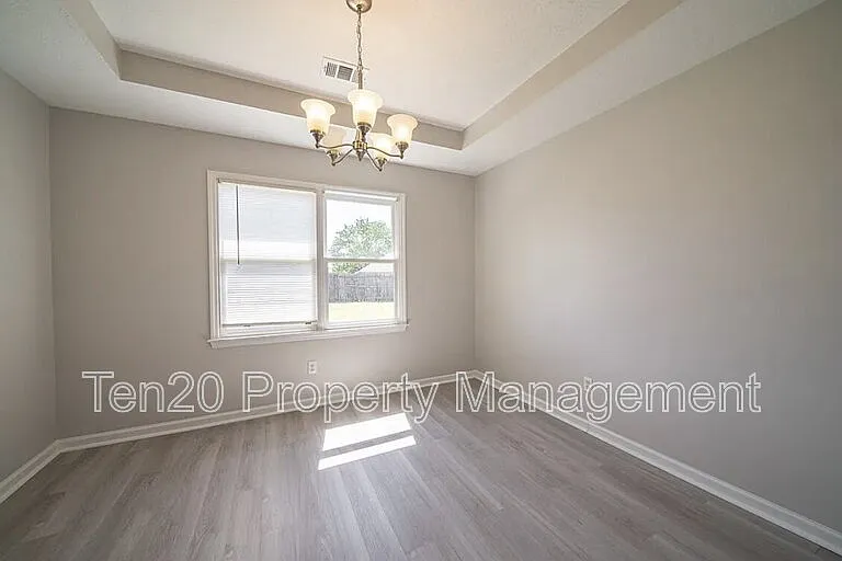 3007 Longmont Ln — Photo 10
