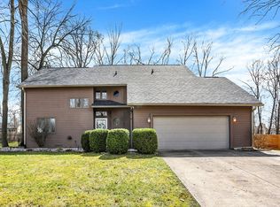 1537 Timber Trl, Greenwood, IN