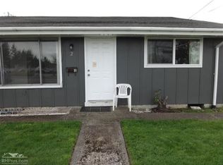 817 5th St SW APT 2, Puyallup, WA 98371
