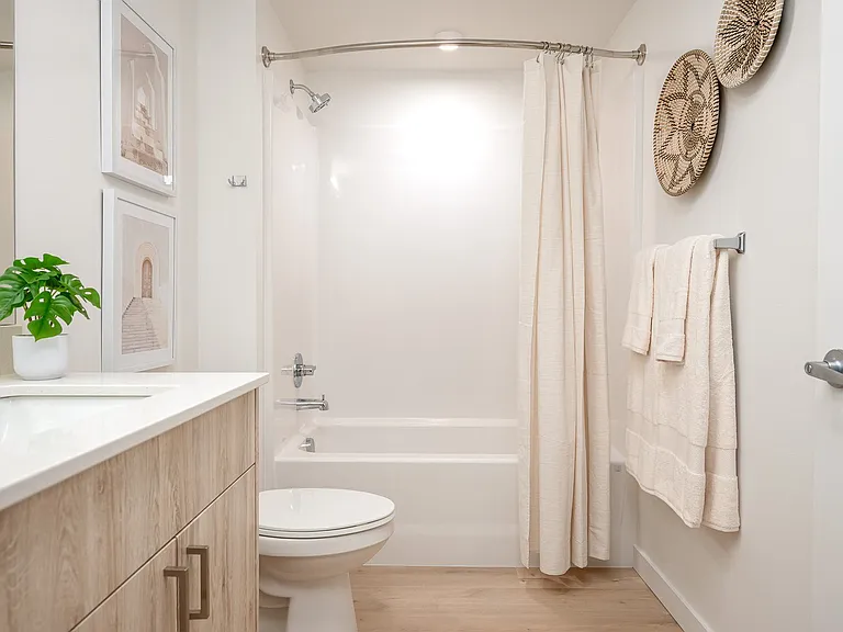 One Twenty Up | One Bedroom Bathroom