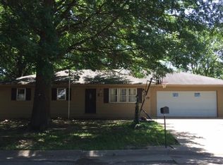 1619 Pawnee St, Leavenworth, KS 66048