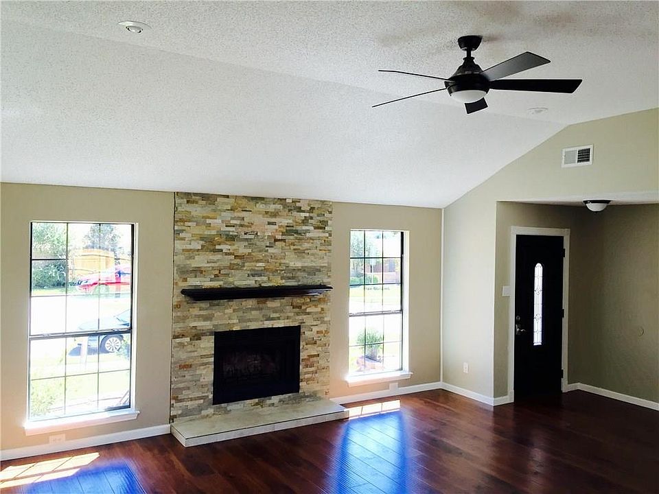 2nd image of 1021 Baxter Dr