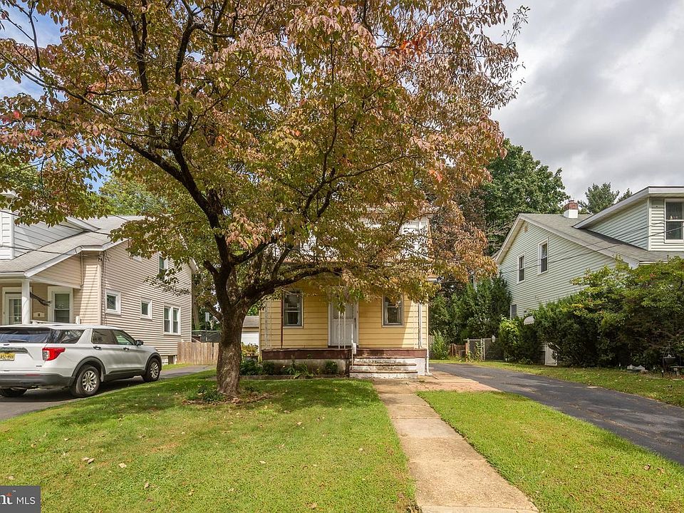 2nd image of 17 Manor Ave