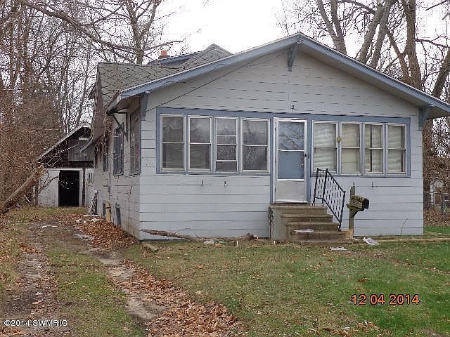 1st image of 12 Myrtle Ave