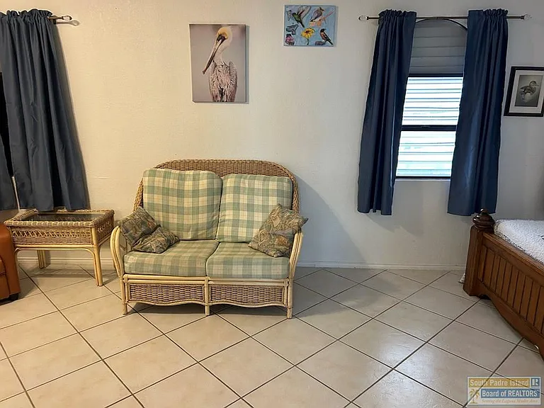 1342 Harbor Island Dr — Photo 8