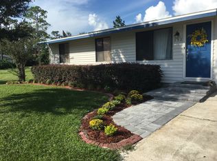352 Lake Mills Ave, Chuluota, FL 32766