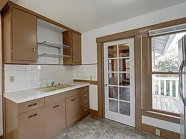 10041 40th Ave SW — Photo 1