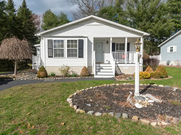 41 High Pond Dr, Bridgewater, MA 02324