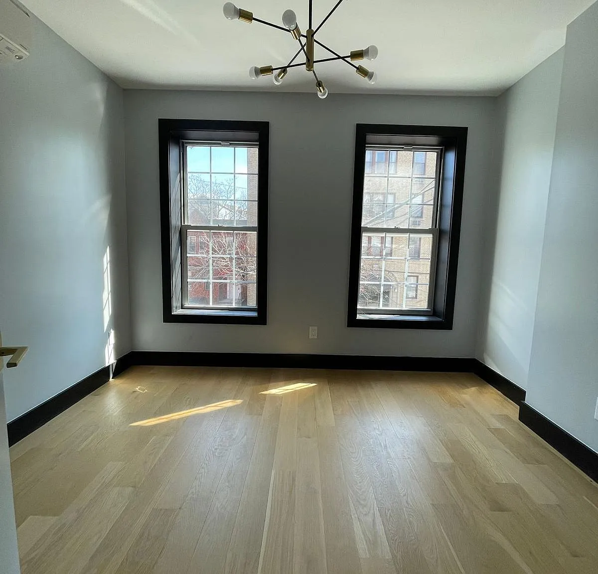 2 bed, 800 sqft, $2,700 — Photo 4