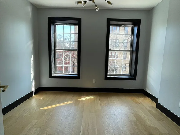 41 Van Wagenen Ave #4L — Photo 4