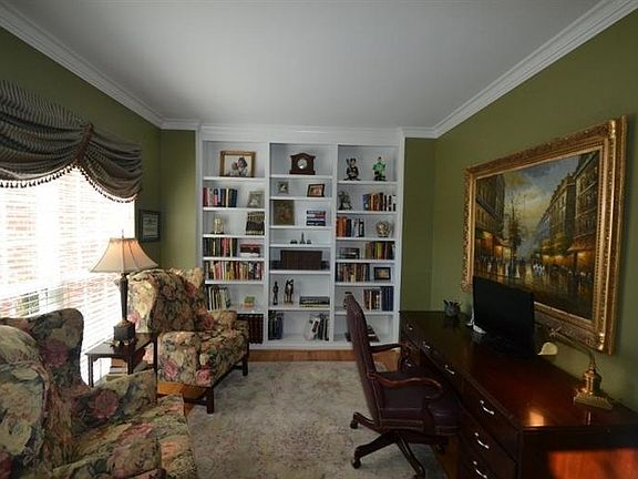 5th image of 5464 Crestwood Dr