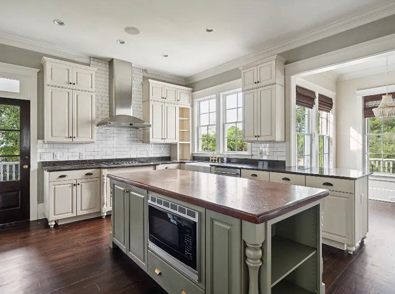 221 King George St — Photo 43