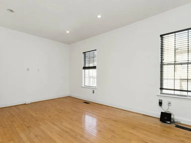 2480 Ridgehampton Ct — Photo 5