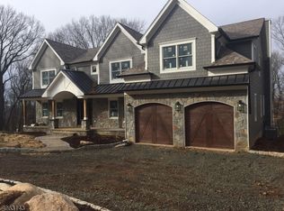 105 Sunset Dr, Chatham, NJ