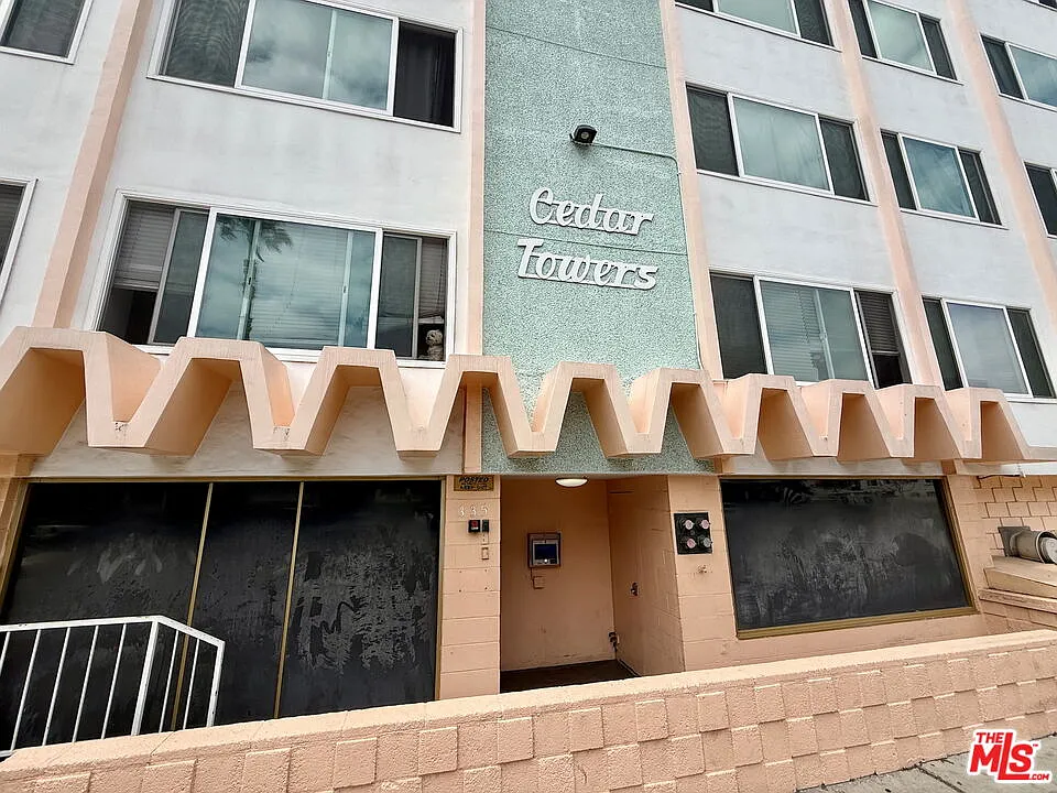 335 Cedar Ave #415