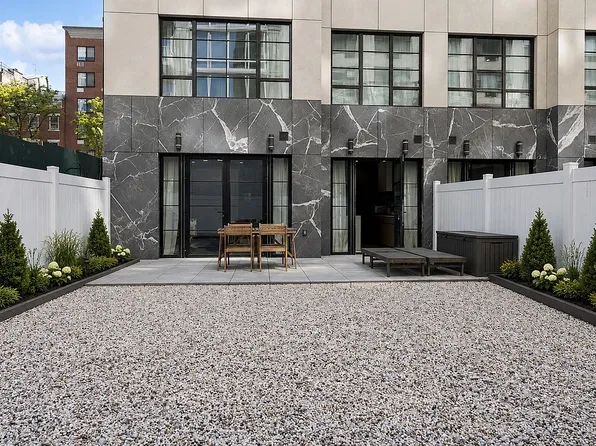 327 E 22nd St Unit Garden, New York, NY 10010