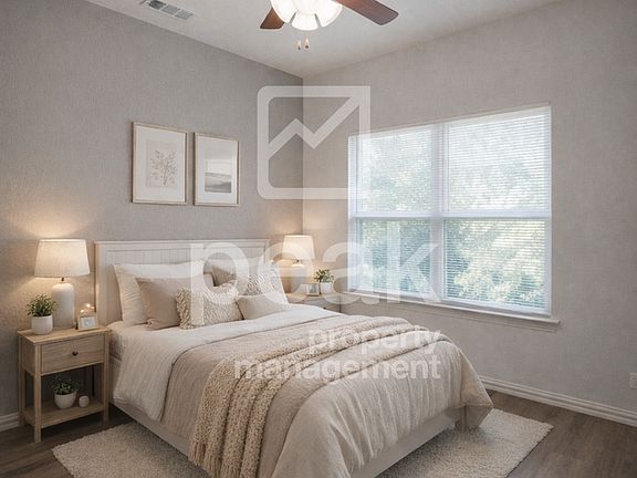 4th image of 1733 E Powell Ave